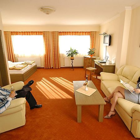 Hotel Bavaria Abda Pokoj fotografie