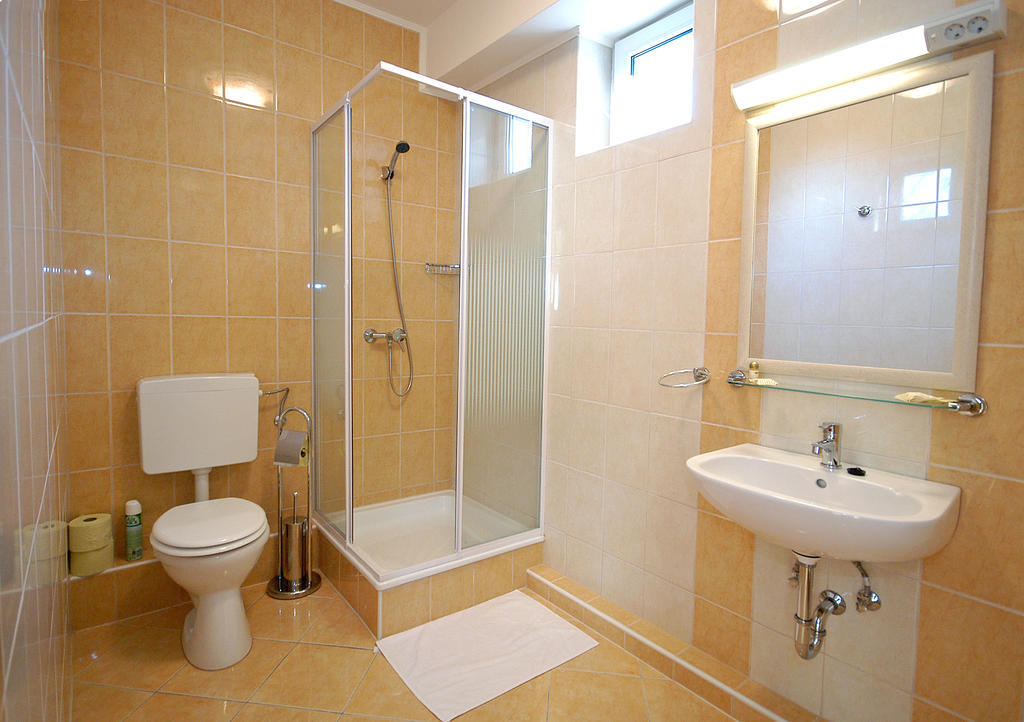 Hotel Bavaria Abda Pokoj fotografie
