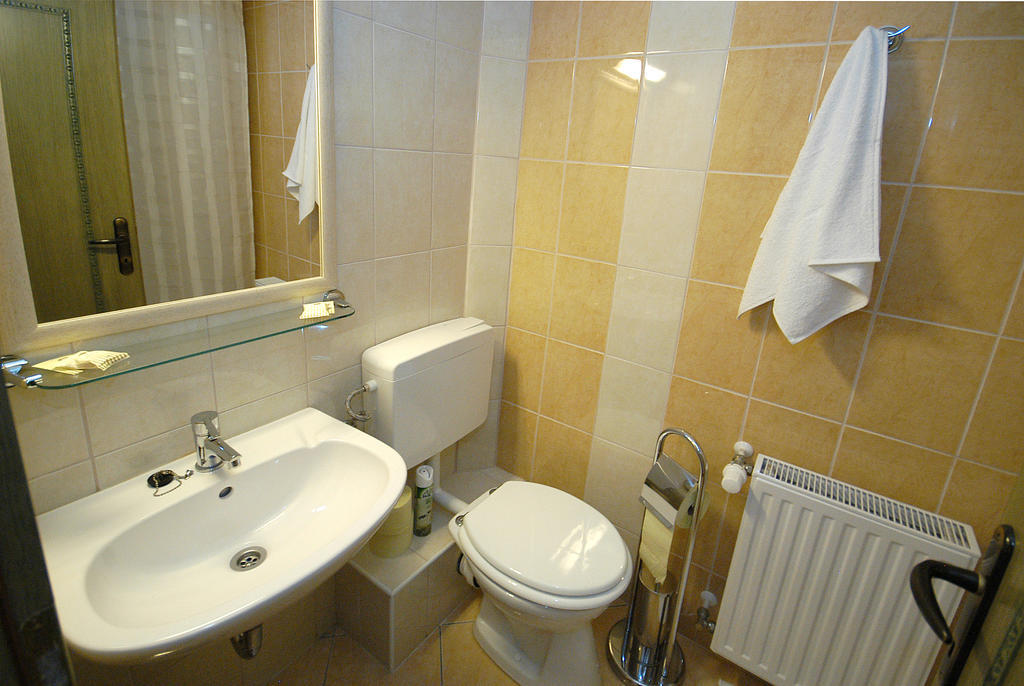 Hotel Bavaria Abda Pokoj fotografie