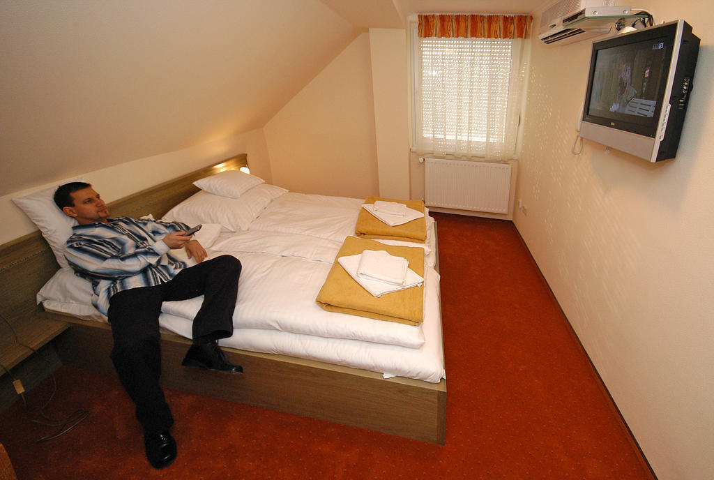 Hotel Bavaria Abda Pokoj fotografie